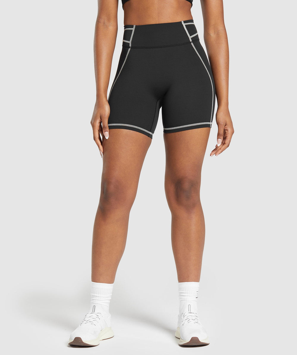 Stitch Feature Shorts - Black