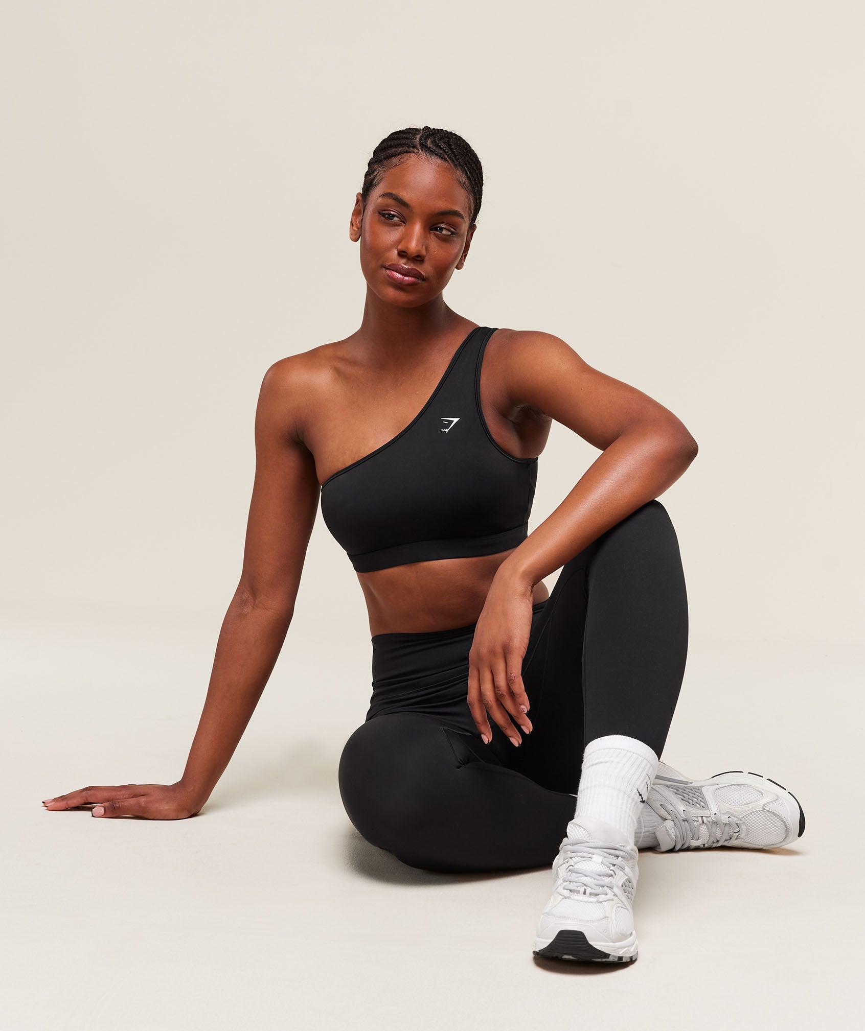 Asymmetric Sports Bra - Black