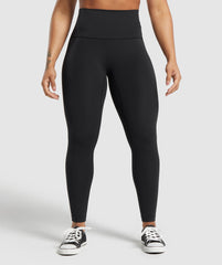 Legacy Short Leggings - Black