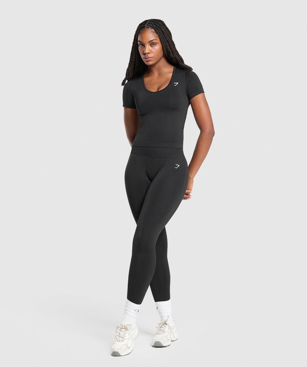 Everyday Seamless Tight Fit Crew Neck Tee - Black