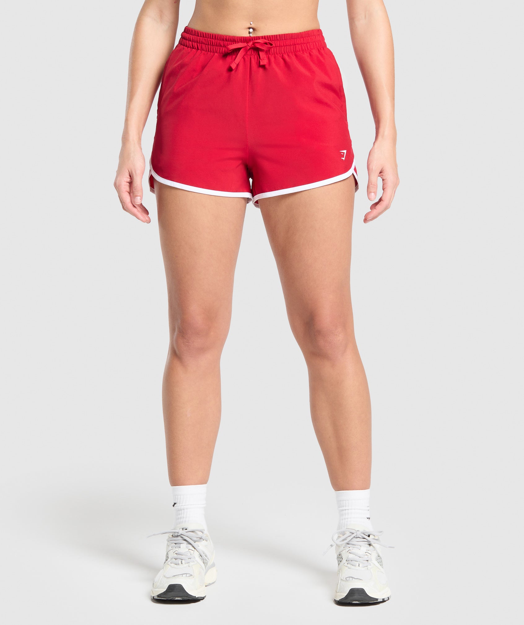 Training Contrast Loose Shorts 2.5" - Carmine Red