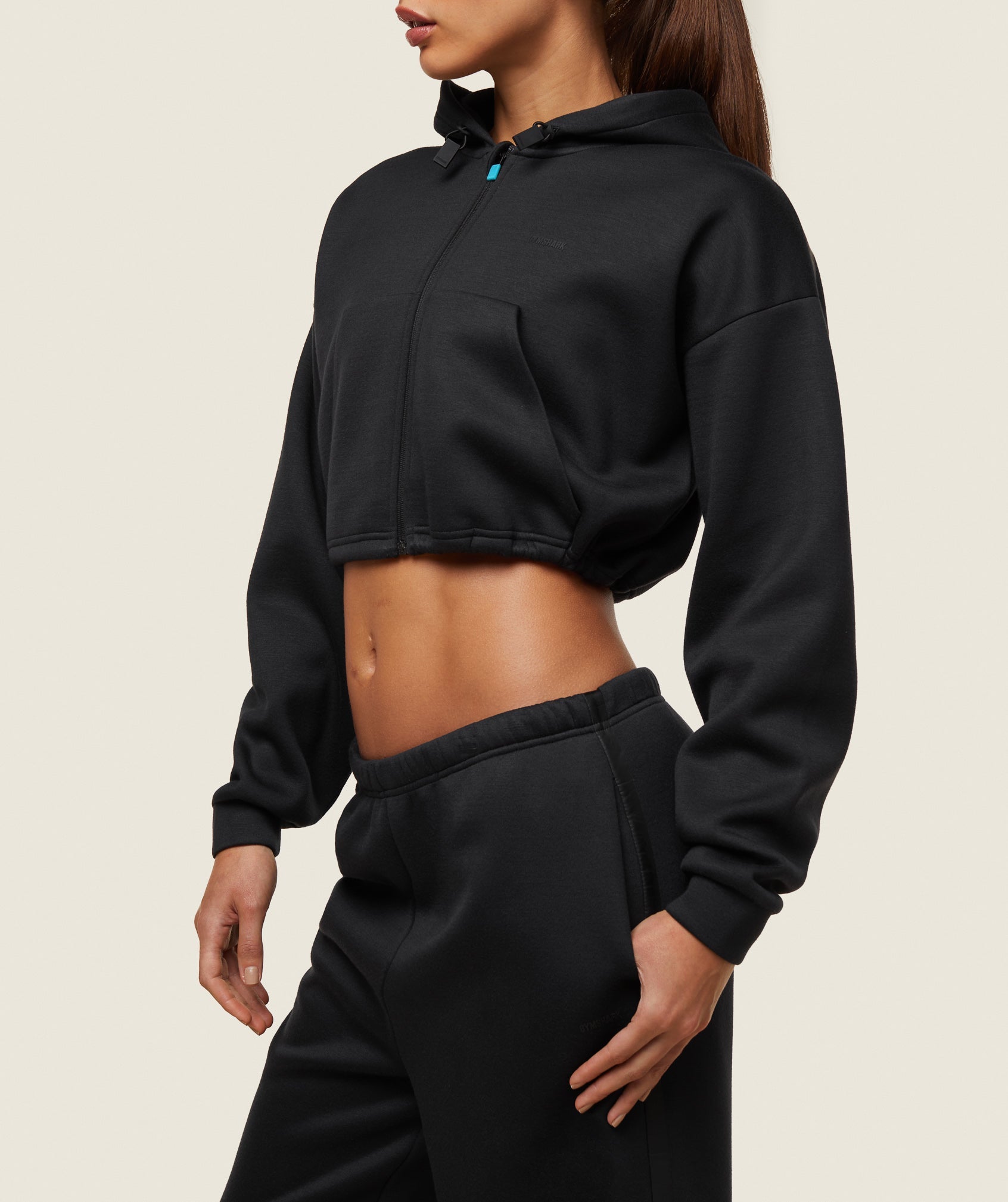 everywear Tech Cropped Hoodie - Black