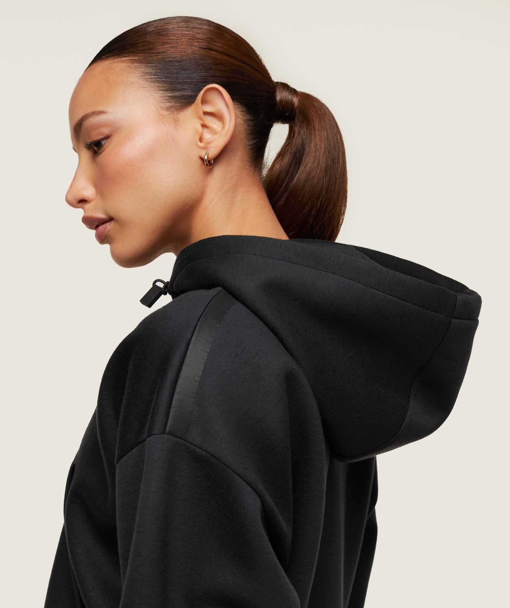 everywear Tech Cropped Hoodie - Black