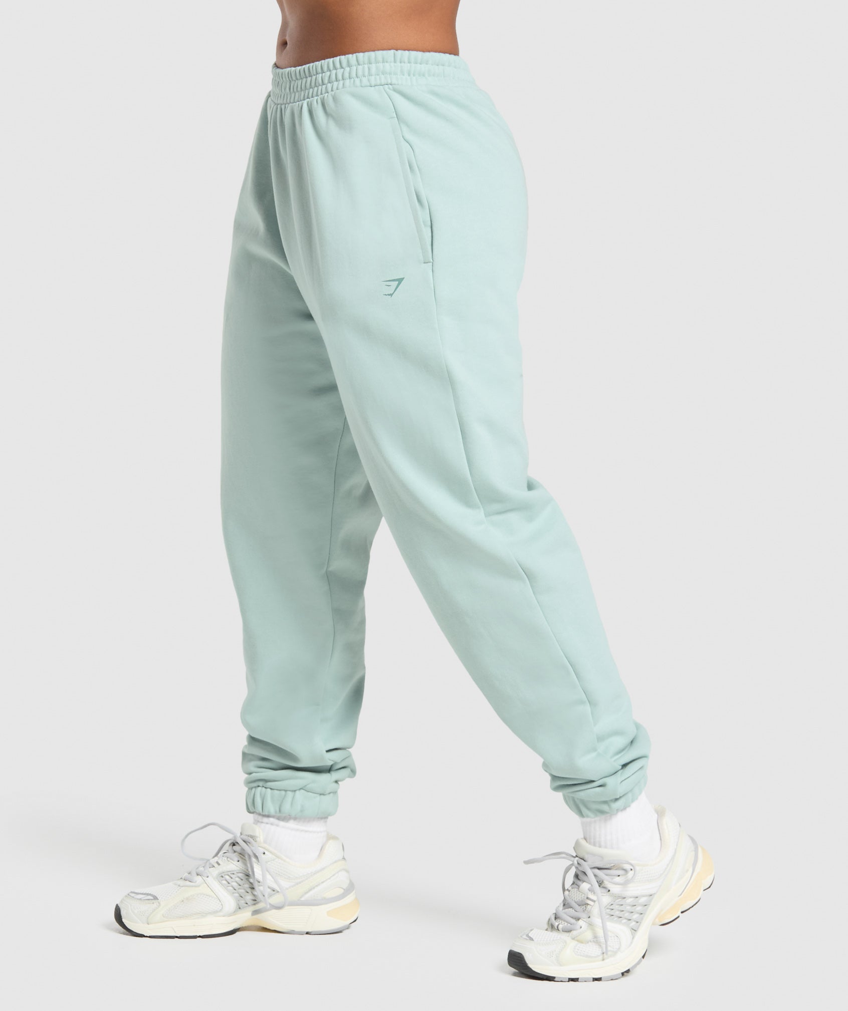 Back Gains Graphic Joggers - Morning Blue