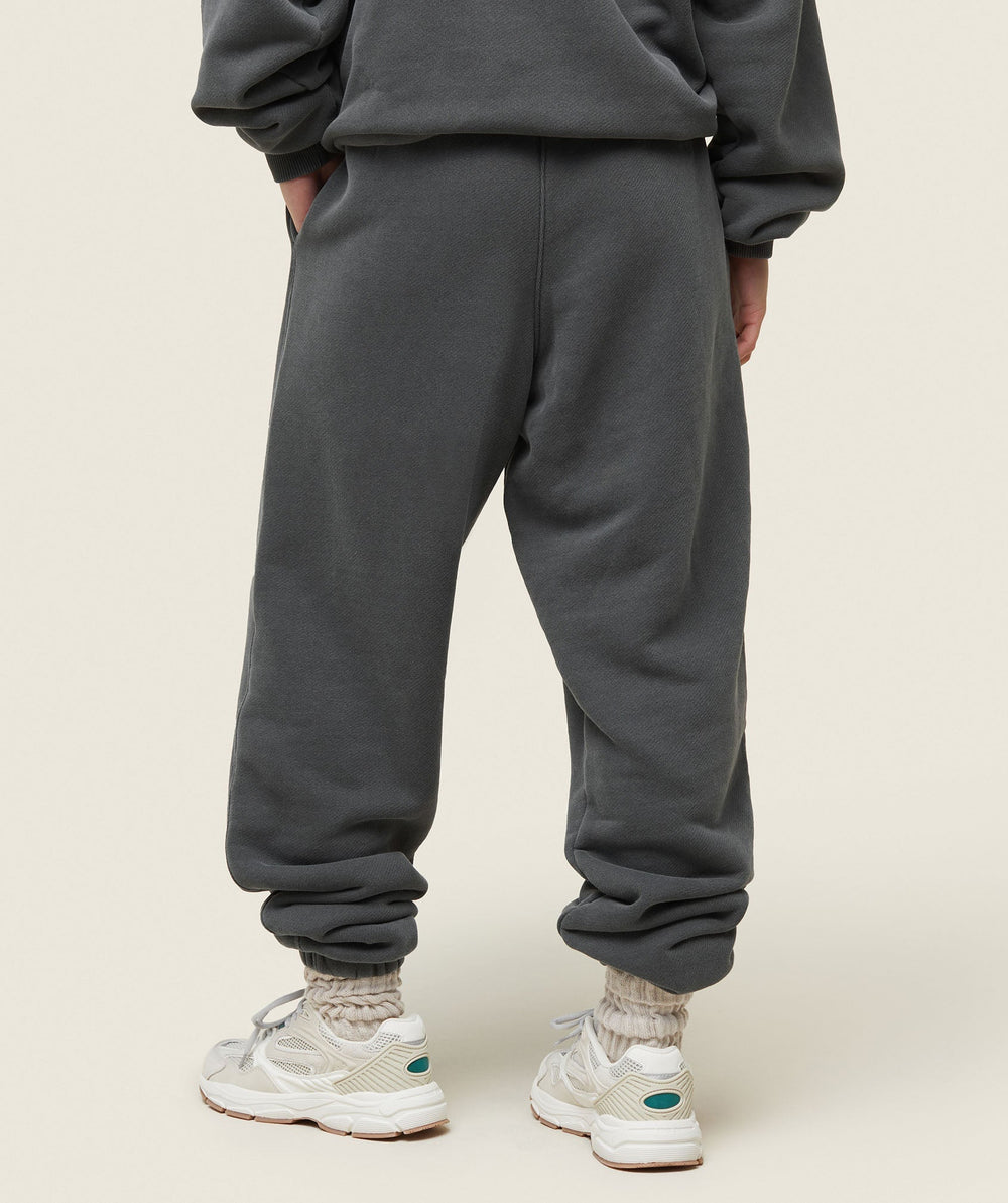 everywear Relaxed Joggers - Black