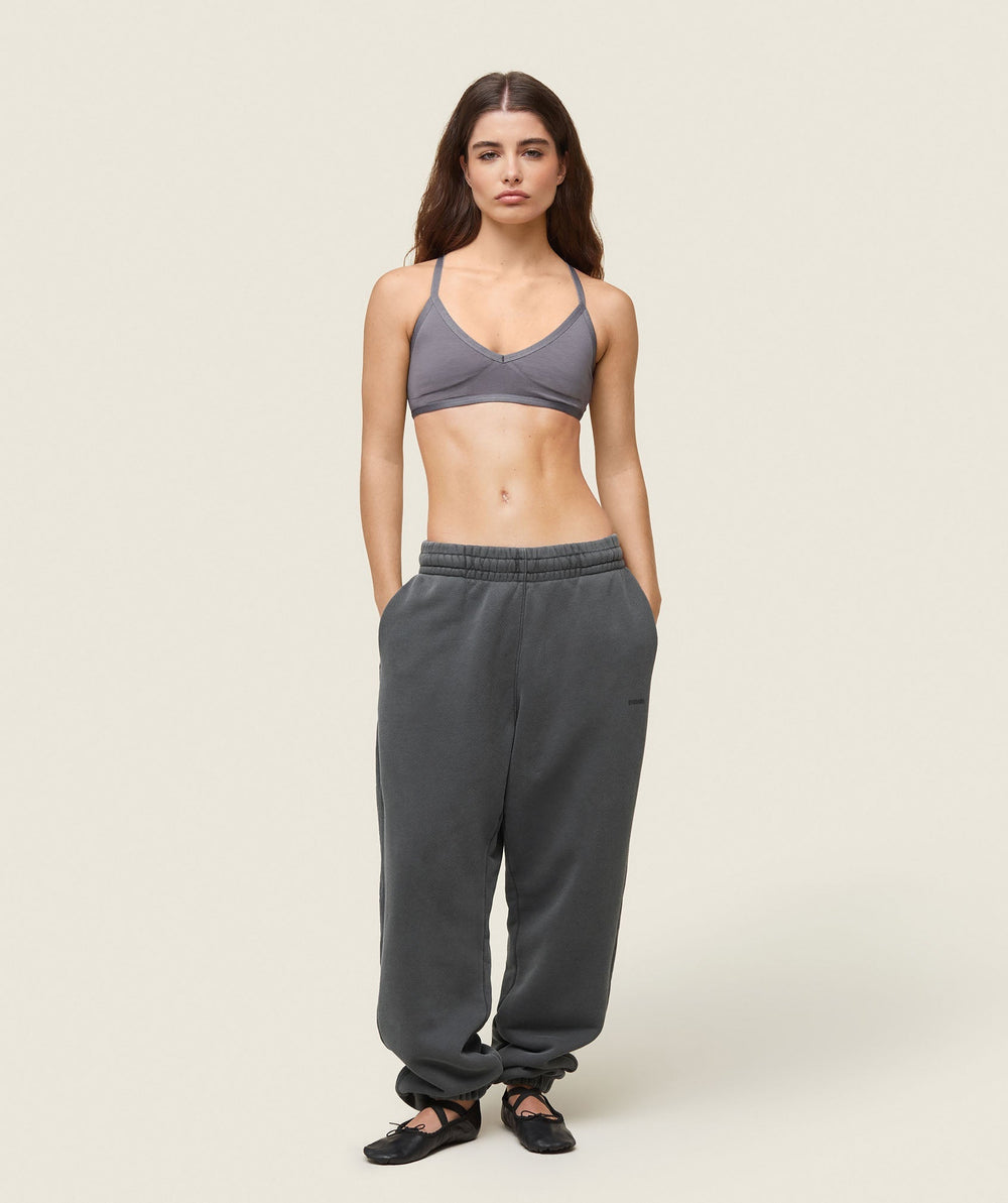 everywear Relaxed Joggers - Black