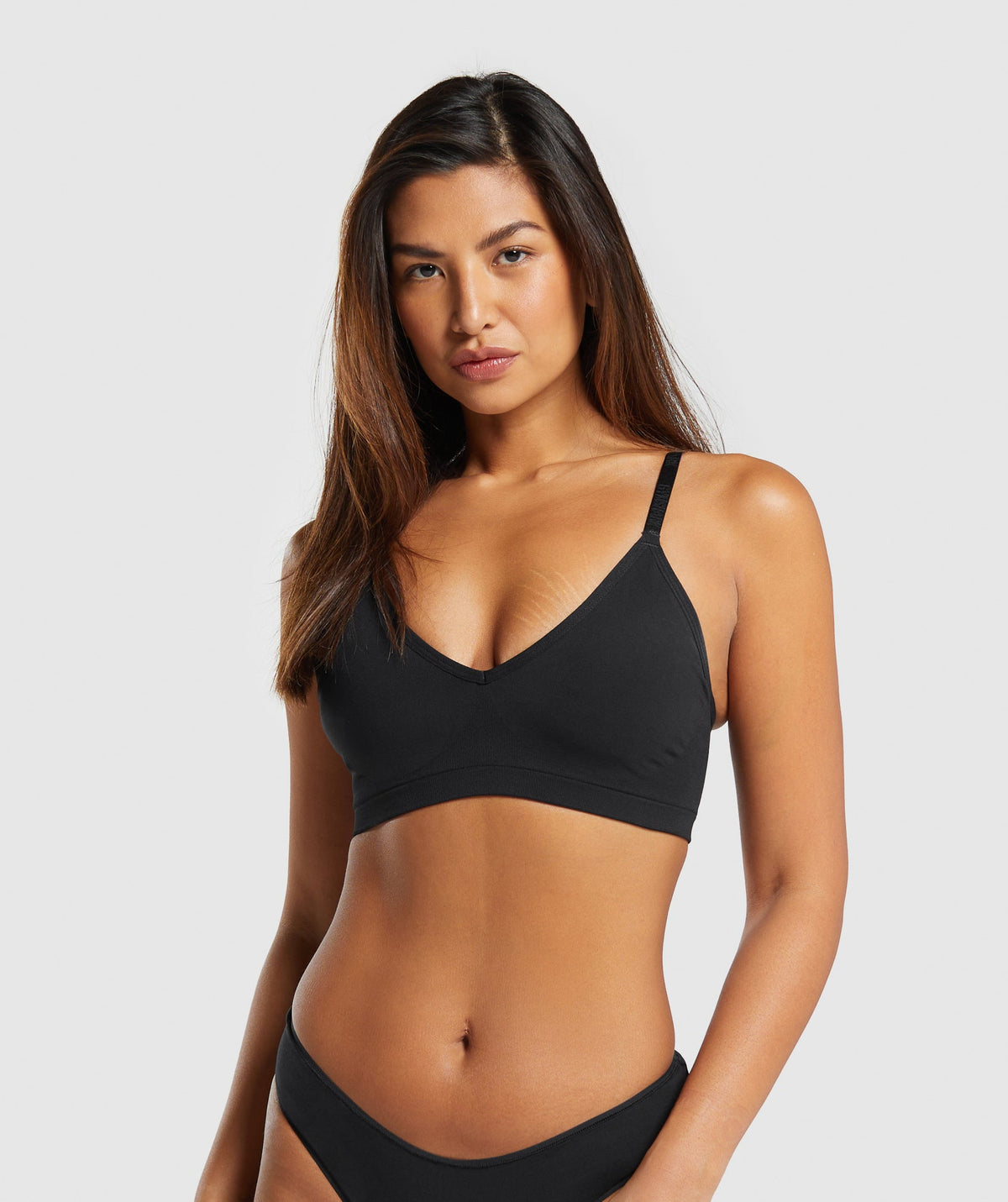 Seamless V Neck Bralette - Black