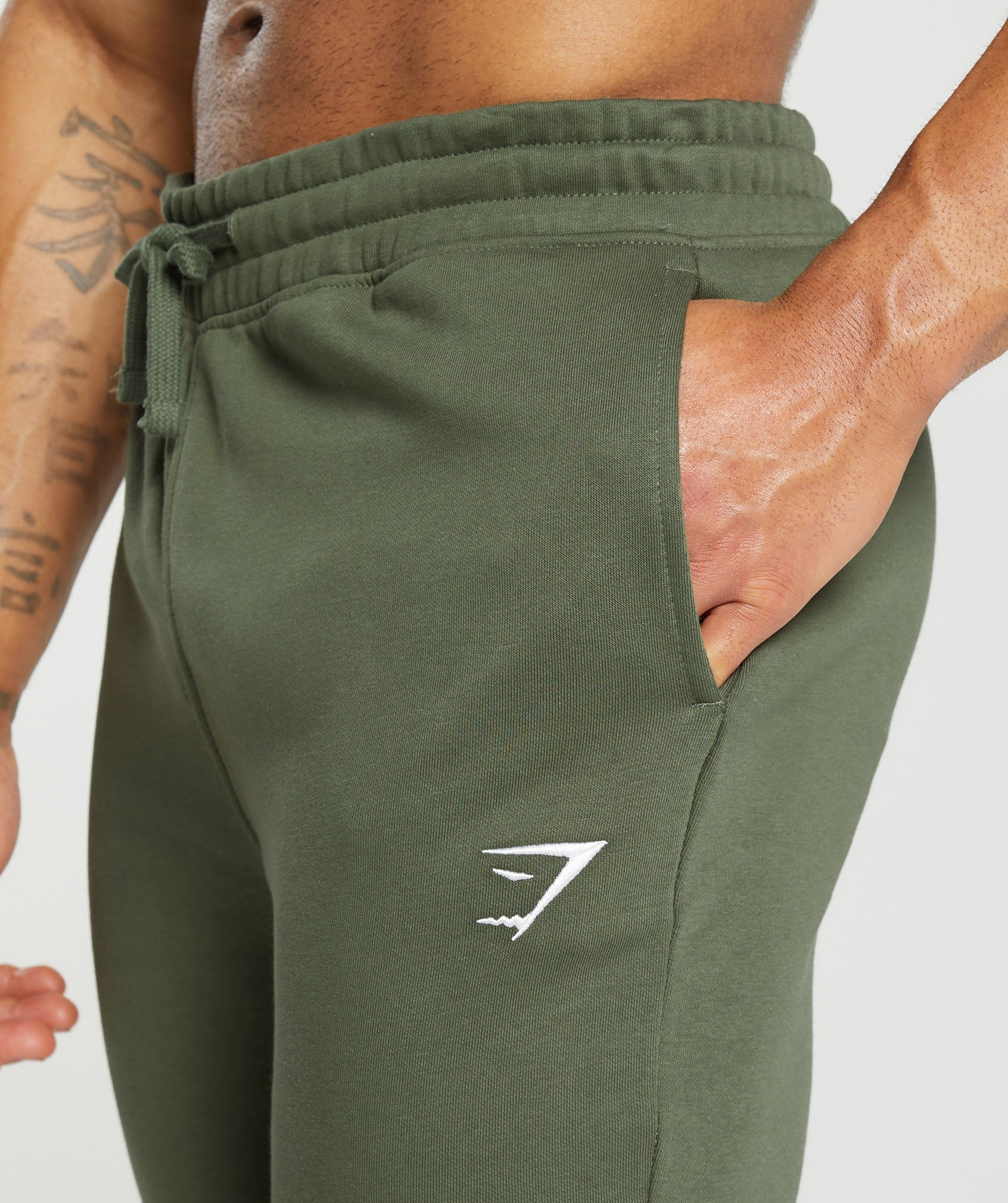 Crest Joggers - Core Olive