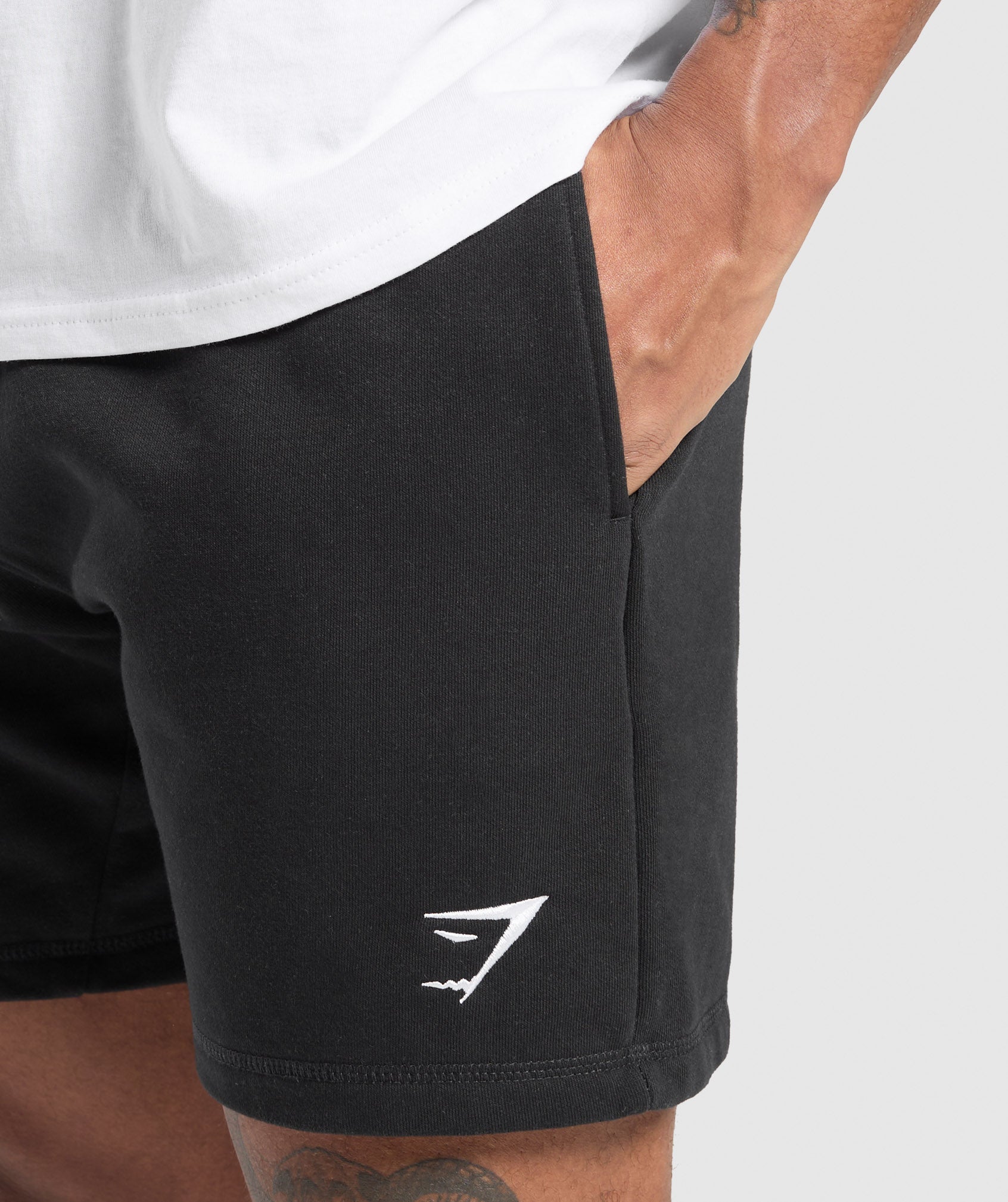 Crest Shorts - Black