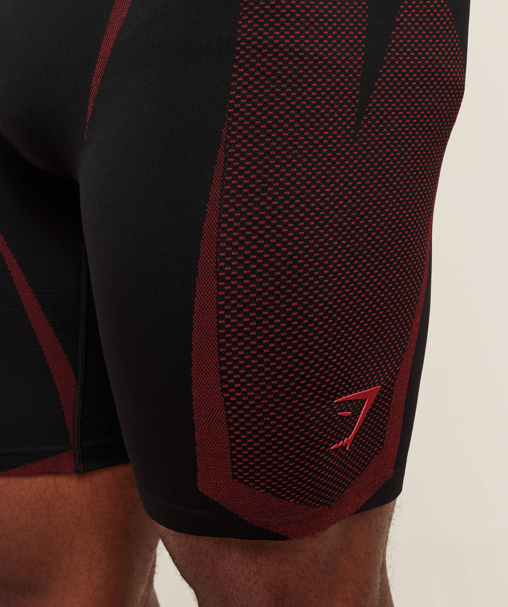 Onyx 5.0 Seamless Half Tight - Black/Carmine Red