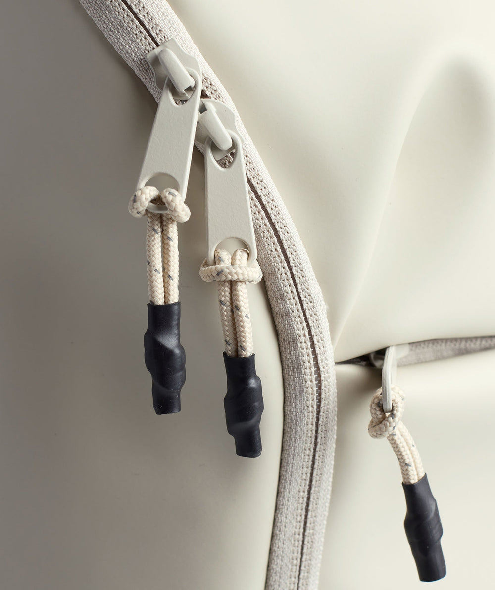 Sleek Backpack - Pebble Grey