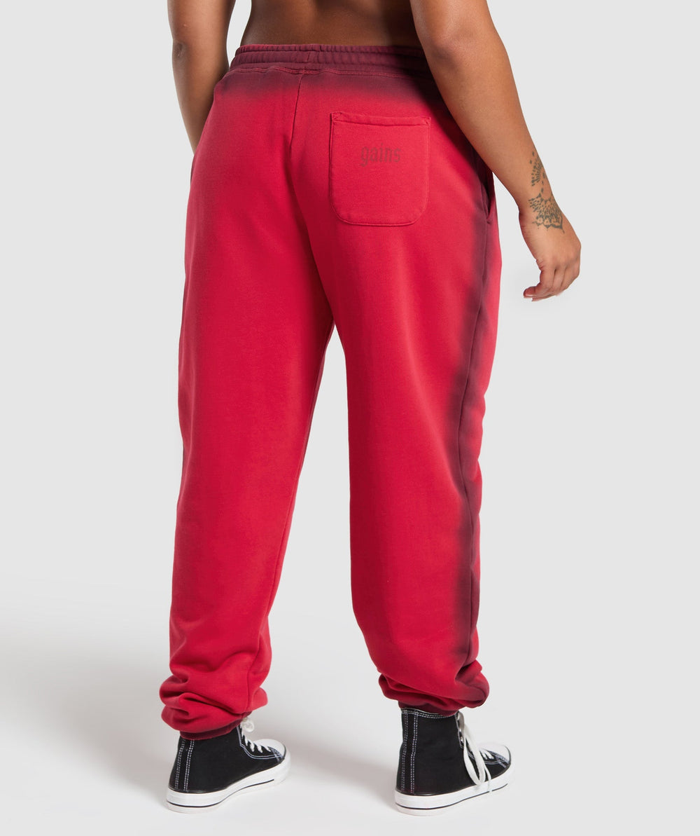 Gains Washed Loopback Joggers - Red