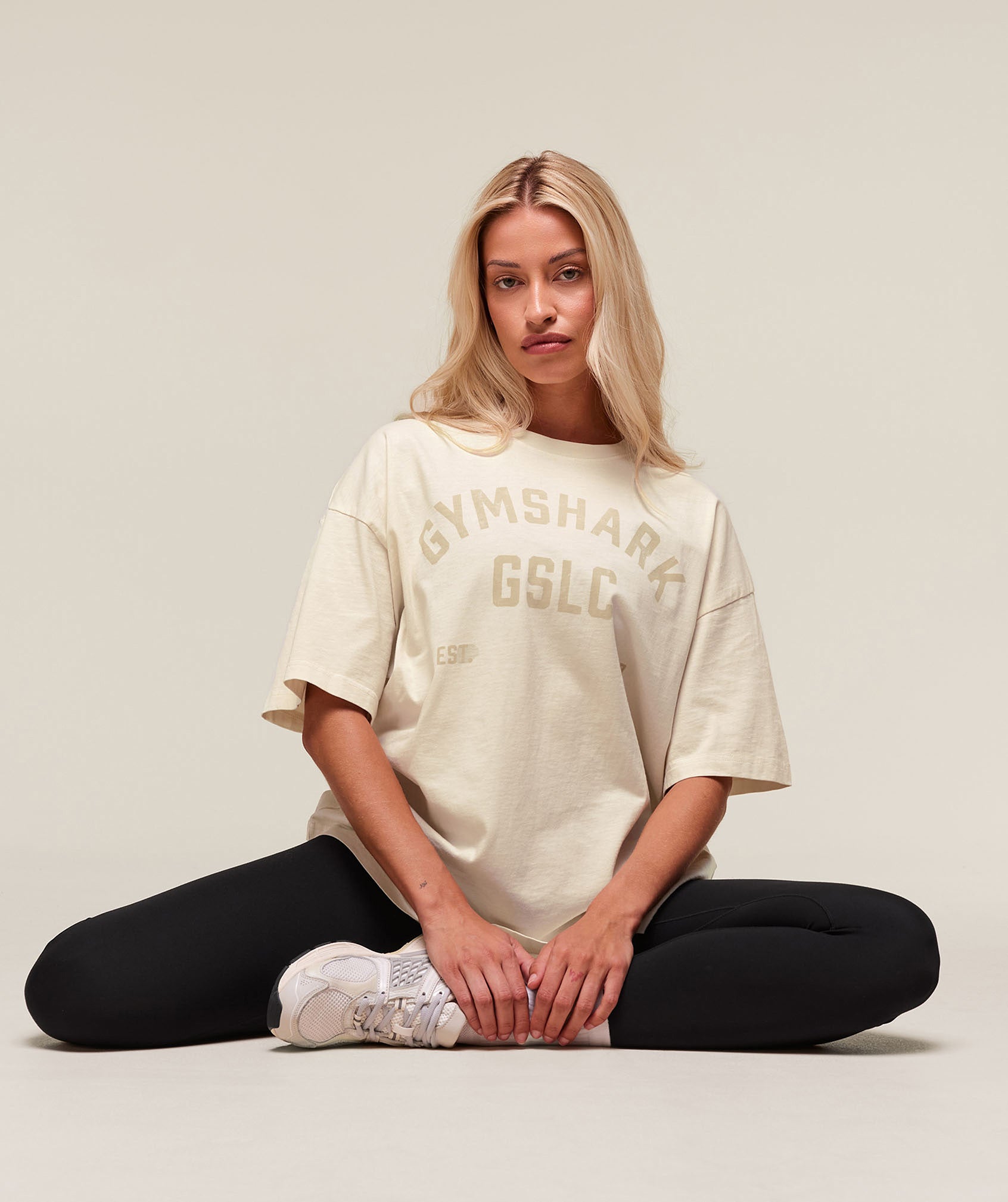 66 Washed Graphic Oversized T-Shirt - Oat White