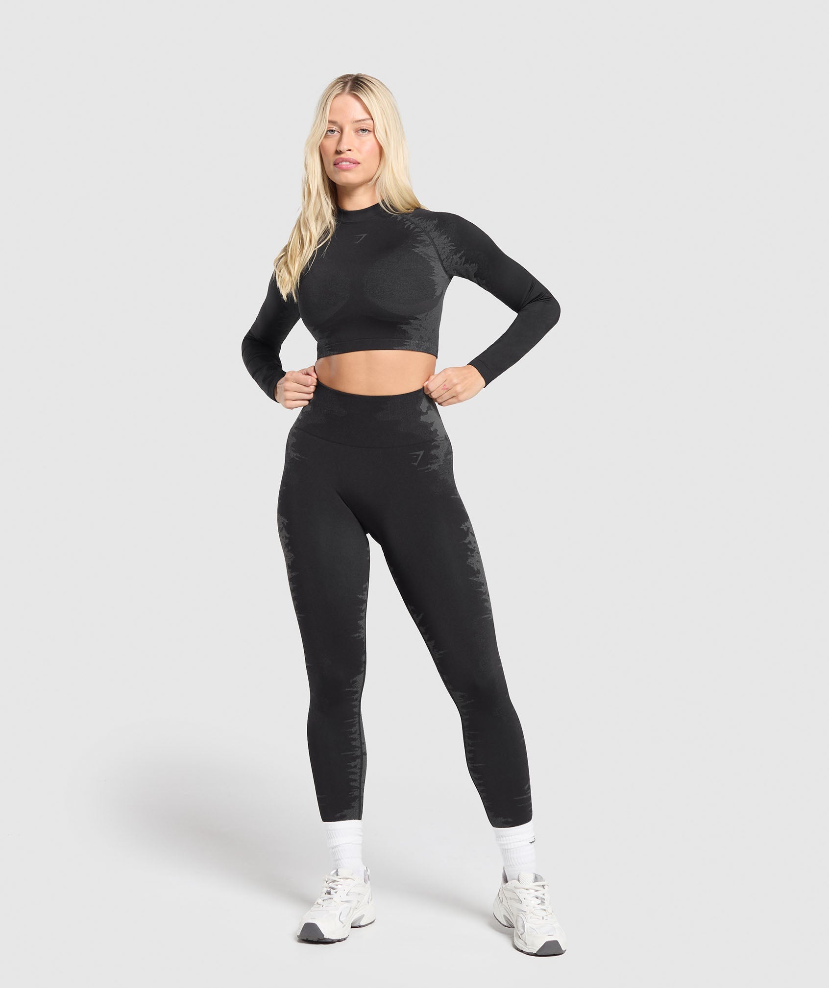 Caged Seamless Long Sleeve Crop Top - Black/Graphite Grey