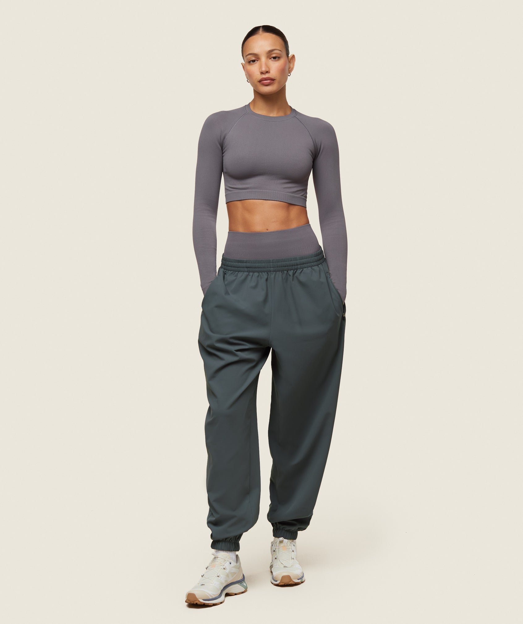 everywear Seamless Long Sleeve Crop Top - Brushed Grey
