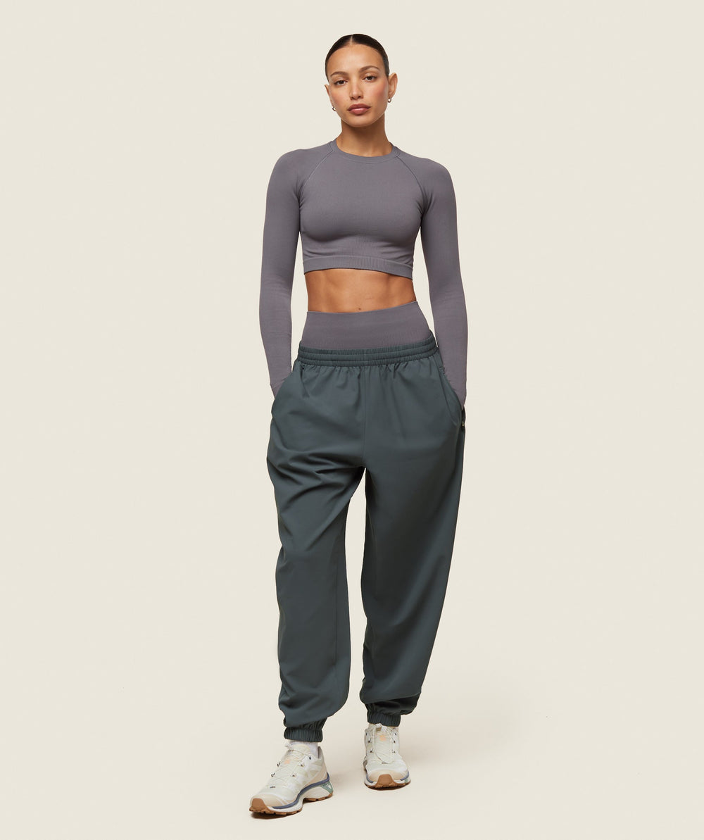 everywear Seamless Long Sleeve Crop Top - Brushed Grey
