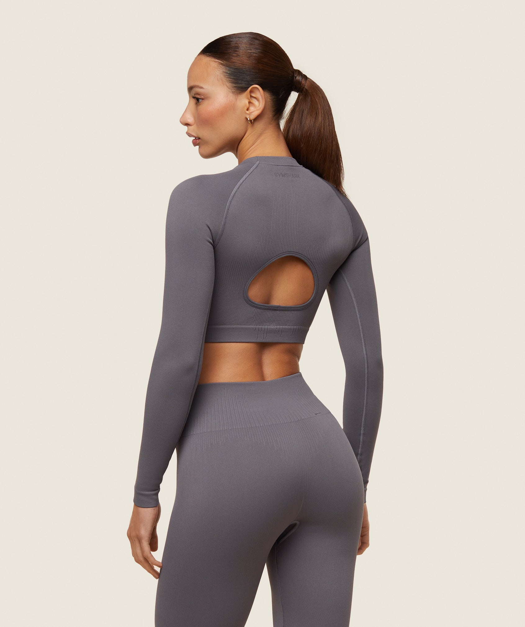 everywear Seamless Long Sleeve Crop Top - Brushed Grey
