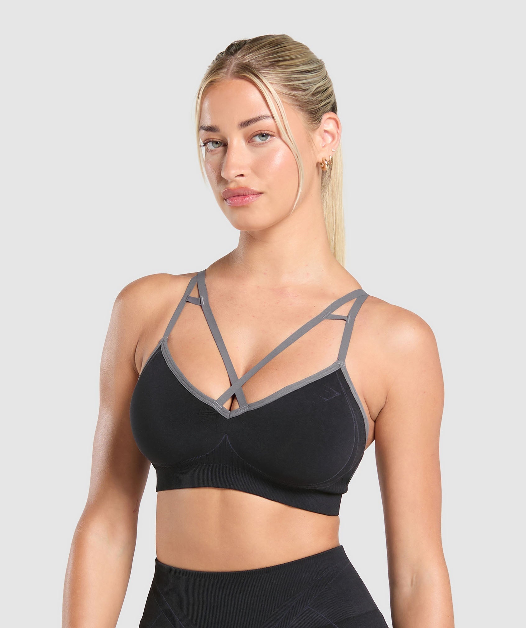 Apex Contrast Sports Bra - Black/Brushed Grey