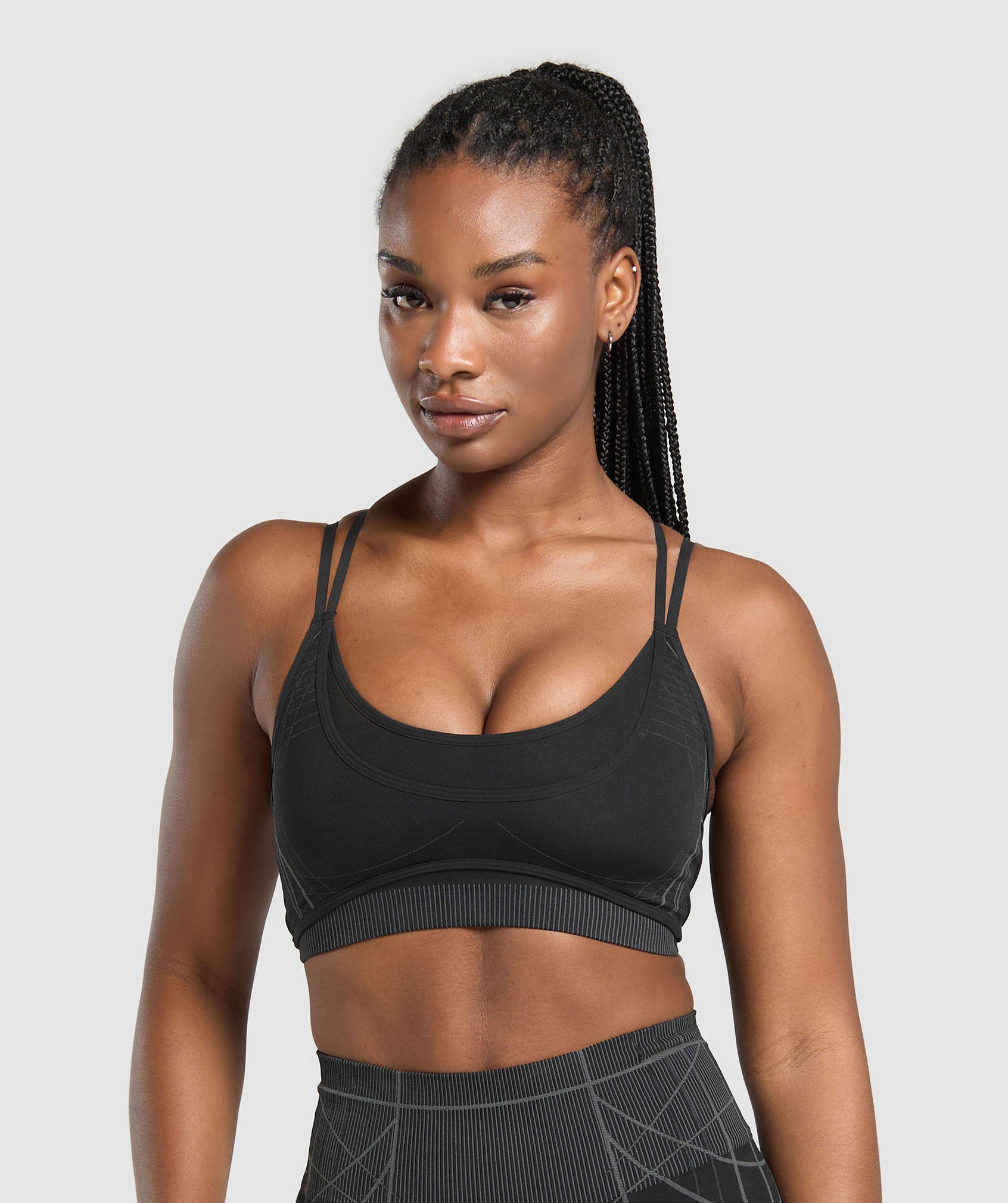 Apex Seamless Strappy Sports Bra - Black/Graphite Grey