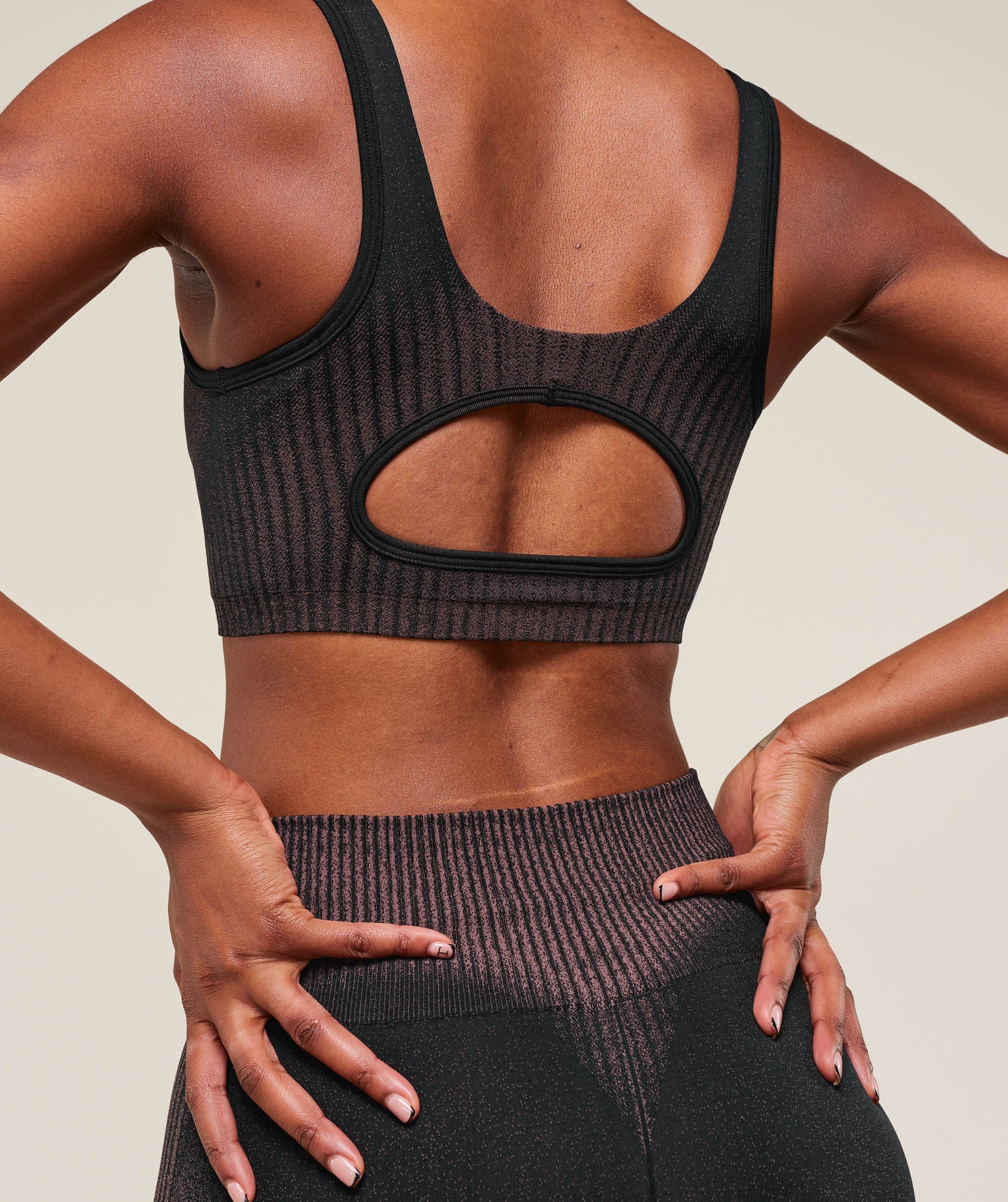 Diffuse Seamless Sports Bra - Black/Calm Pink