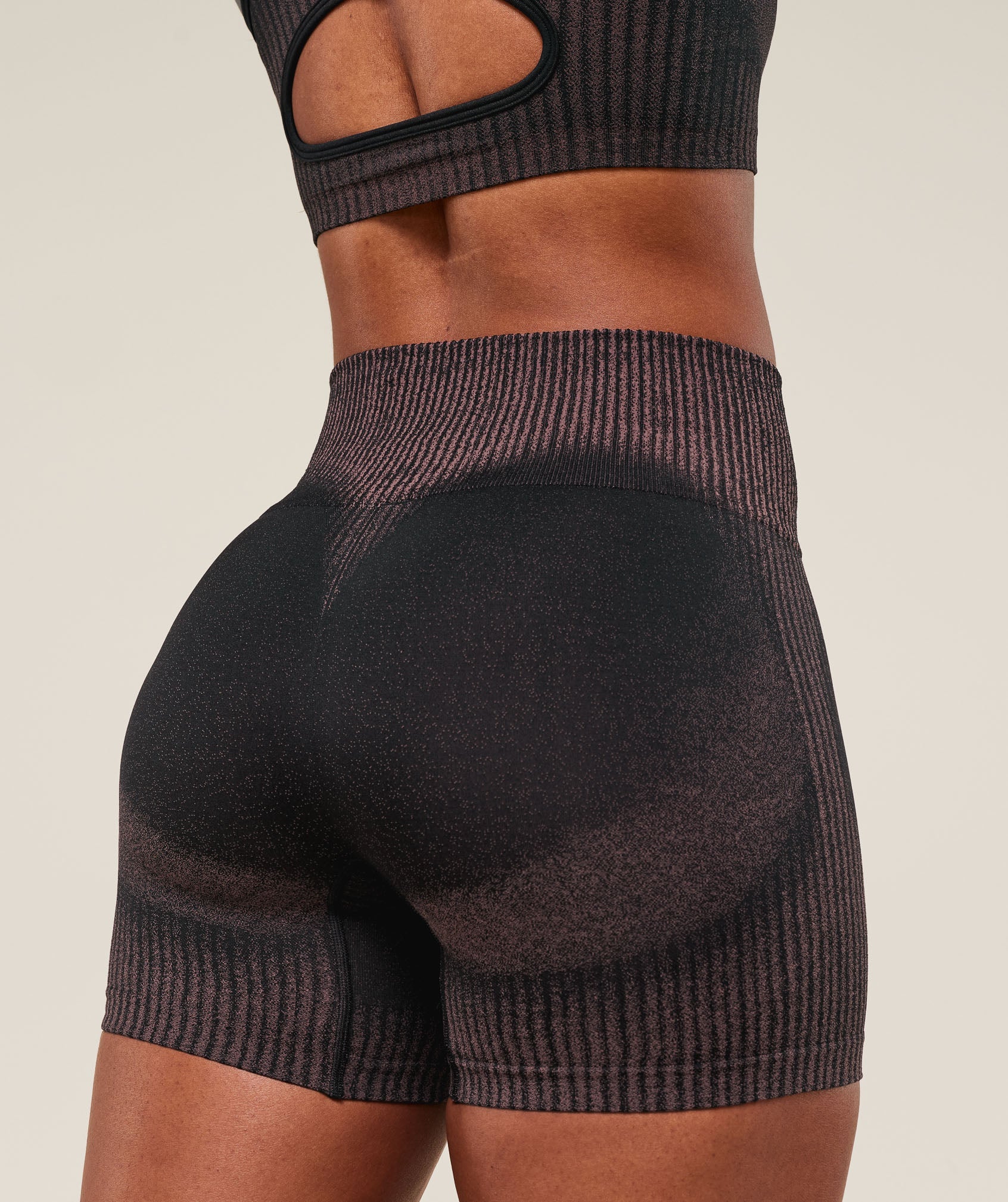 Diffuse Seamless Shorts - Black/Calm Pink