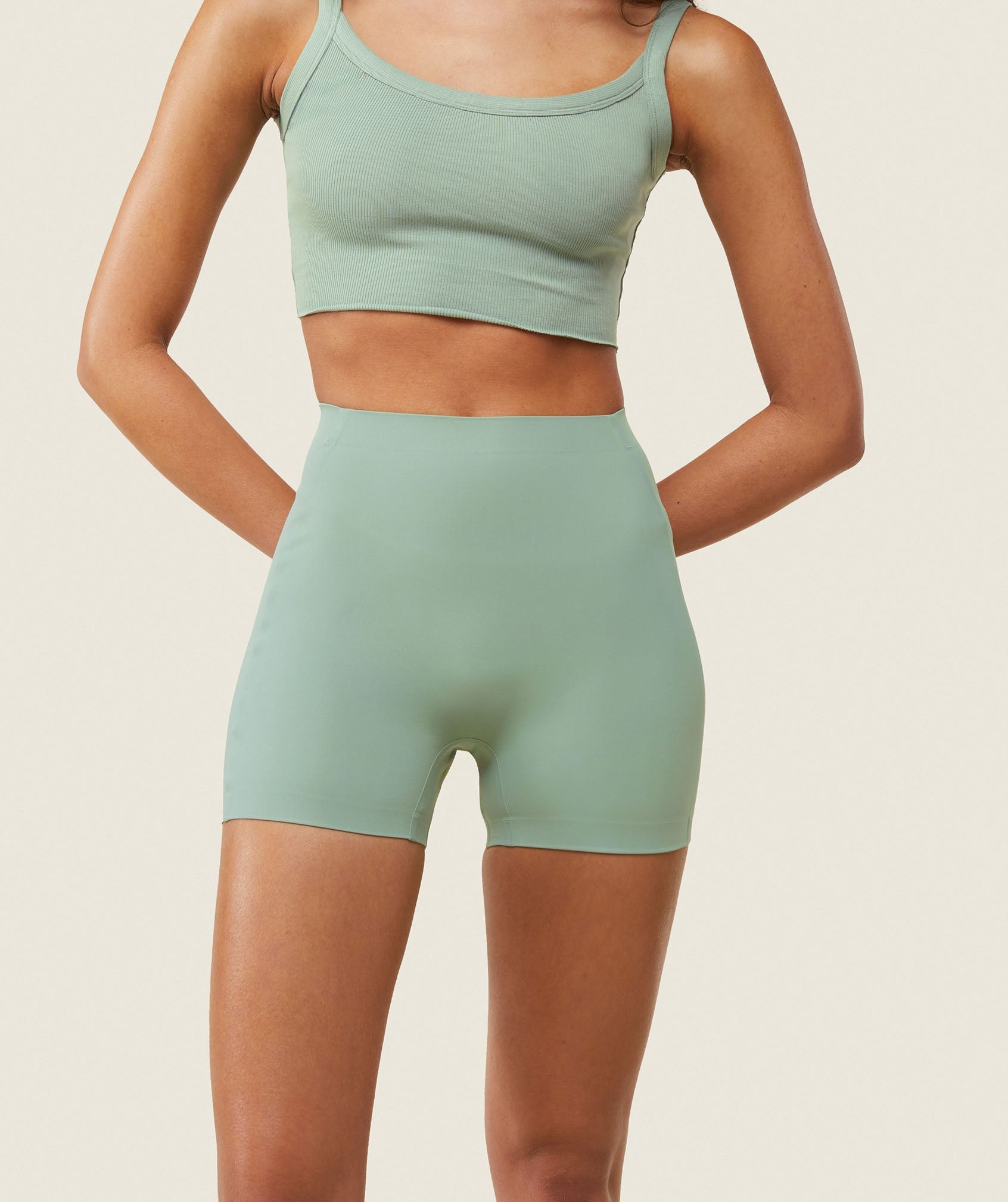 everywear Active Cycling Shorts - Dollar Green