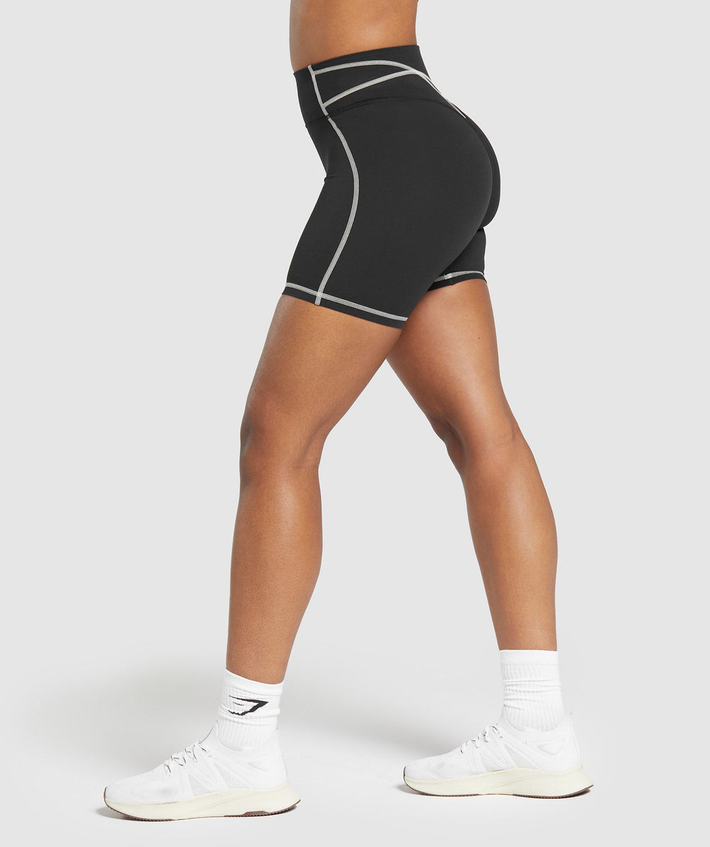 Stitch Feature Shorts - Black