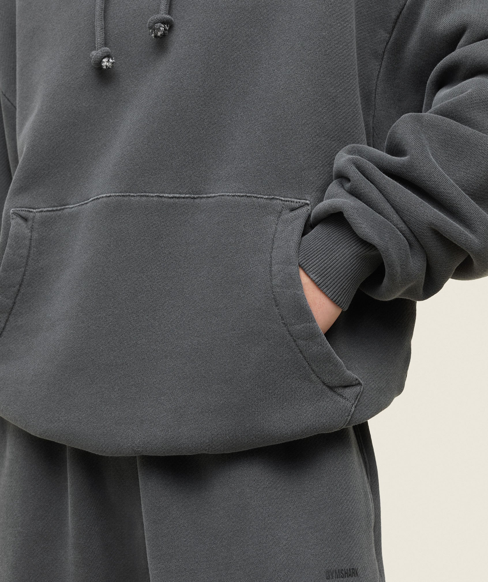 everywear Relaxed Hoodie - Black