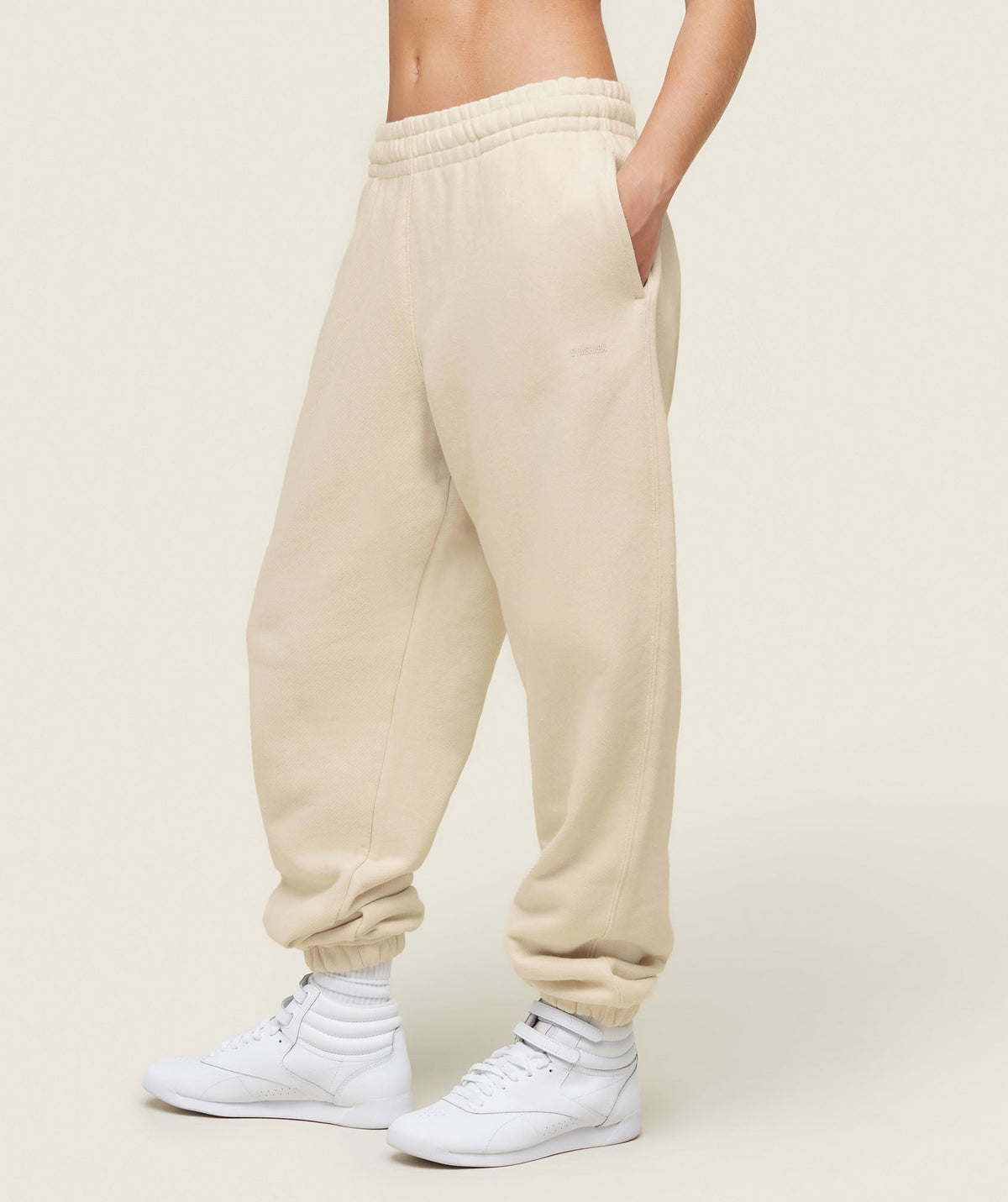 everywear Relaxed Joggers - Oat White