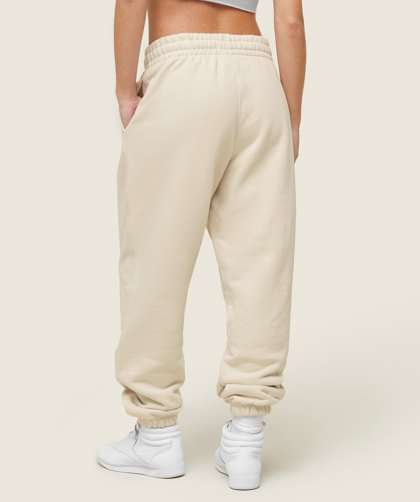 everywear Relaxed Joggers - Oat White