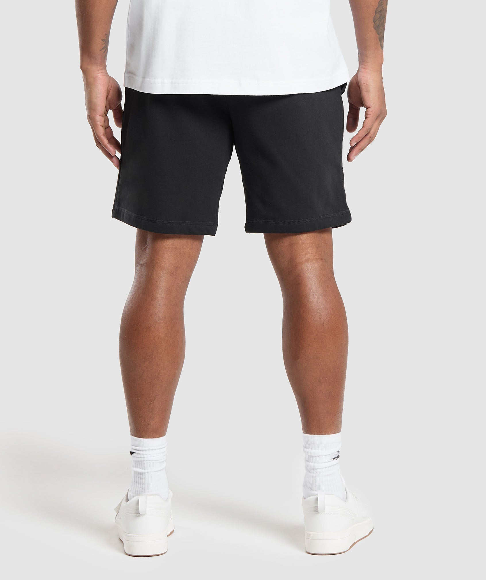 Crest 9" Shorts - Black