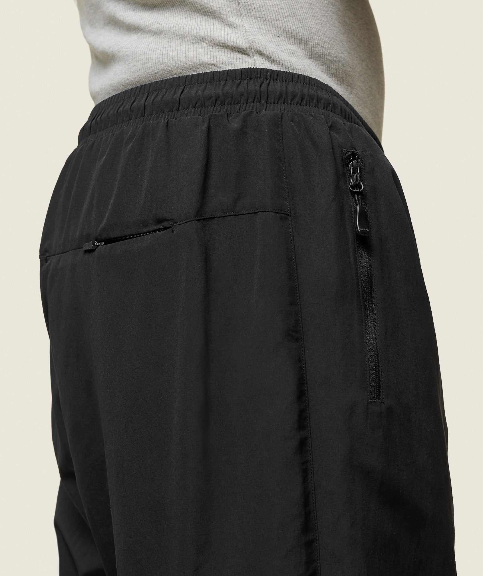everywear Coach Track Pant - Black/Tame Grey