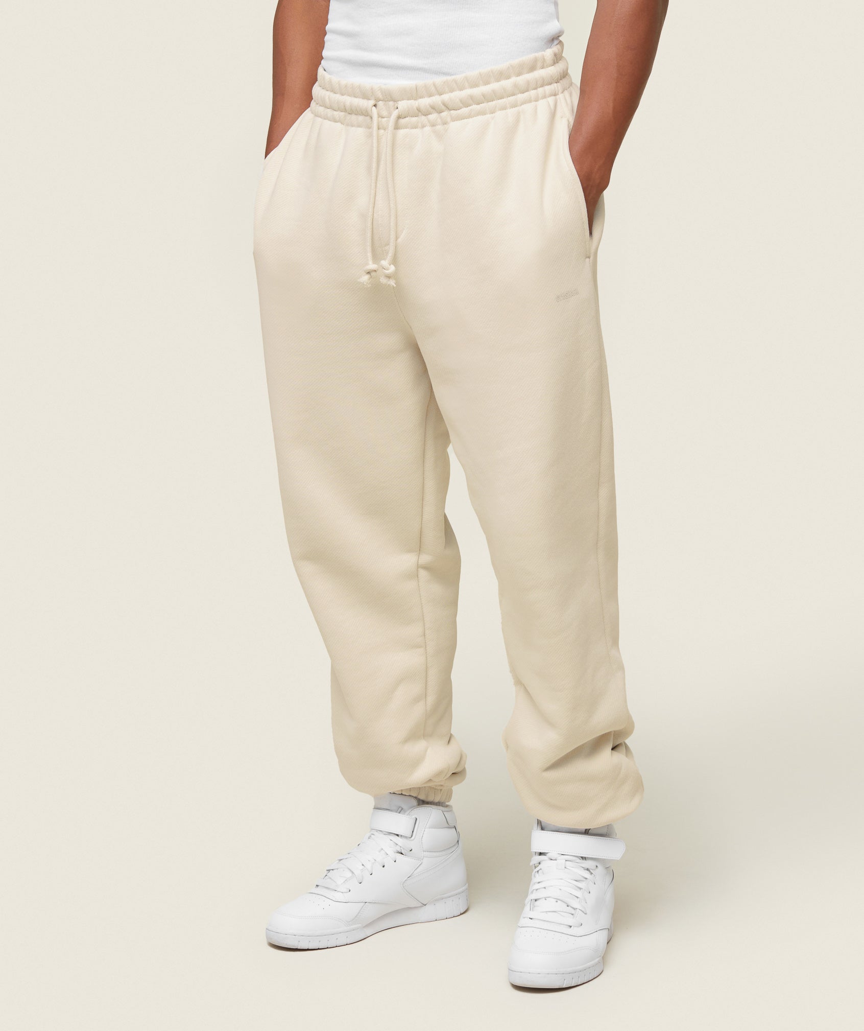everywear Relaxed Sweatpants - Oat White